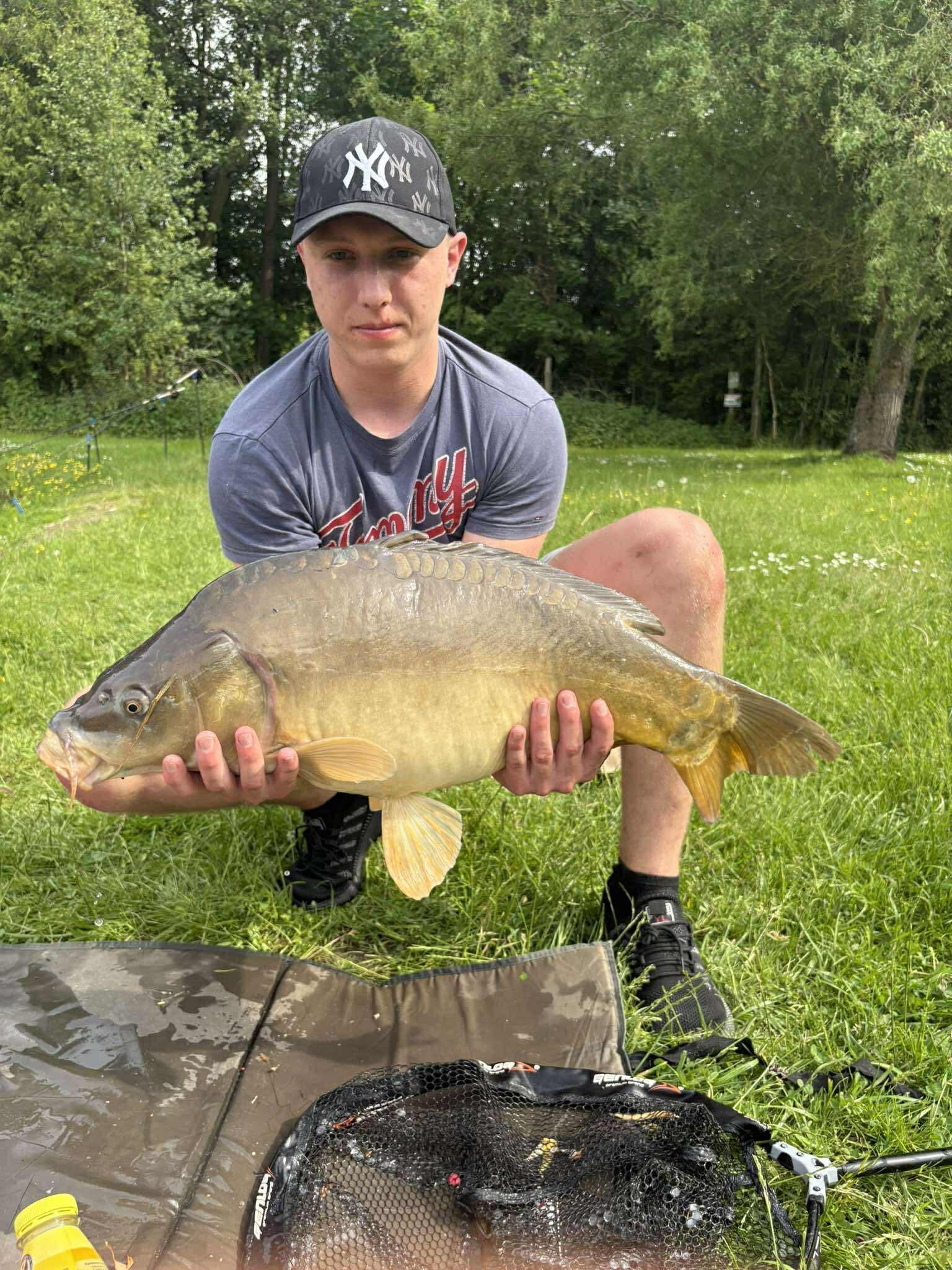 Sezon 2025 WhatsApp 40